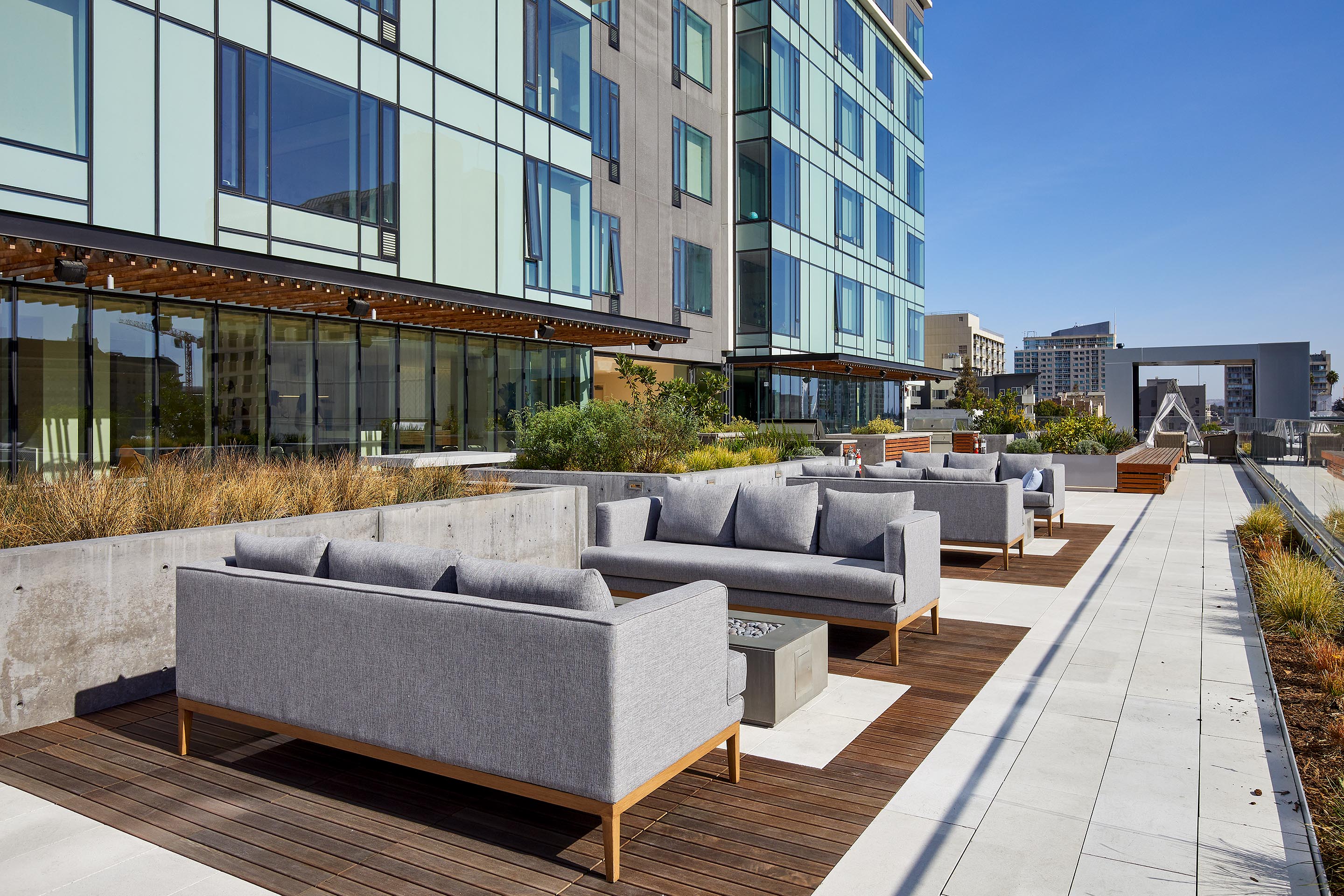 Outdoor deck