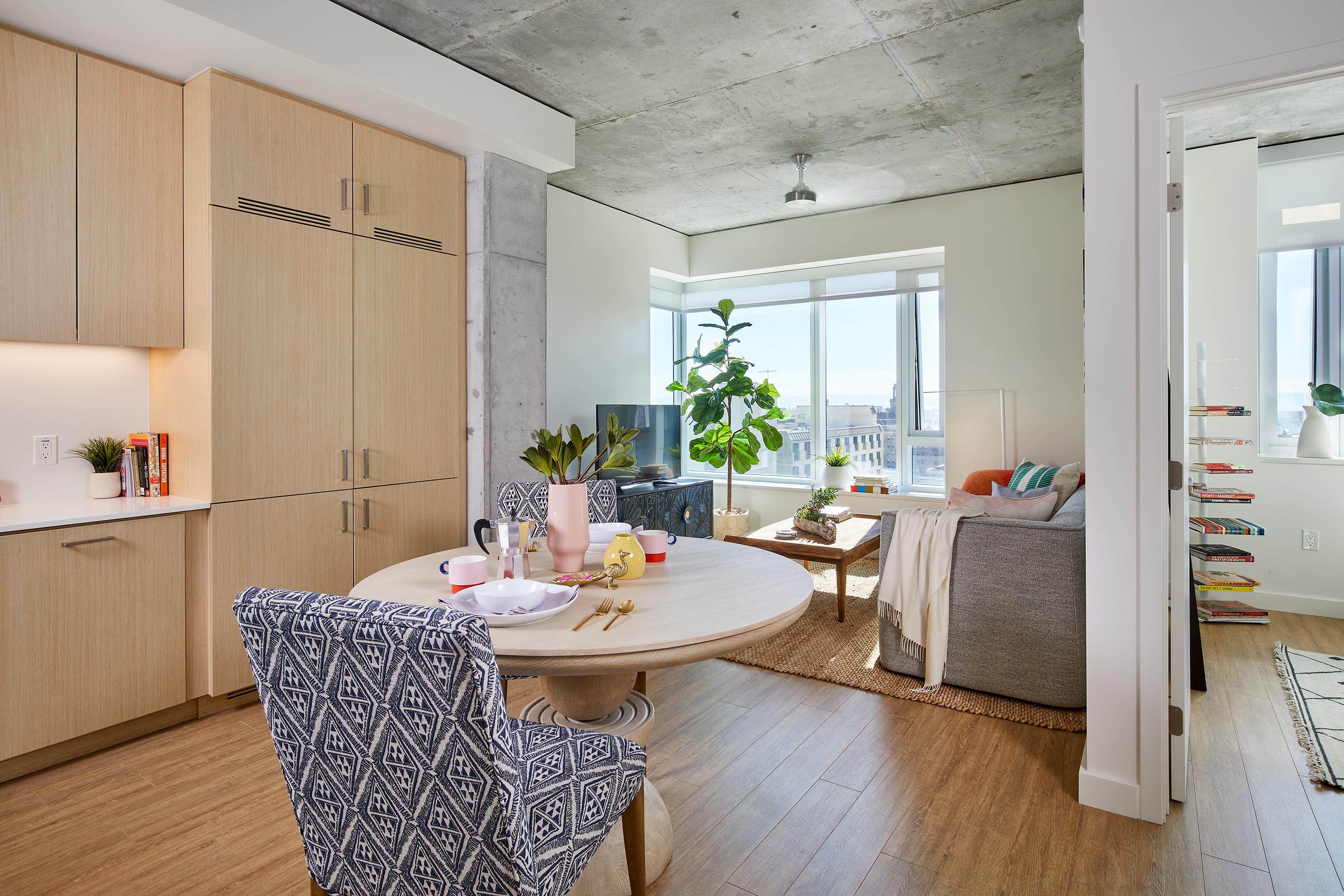 Apartment kitchen and dining Shops in Neighborhood | ZO Downtown Oakland Apartments
