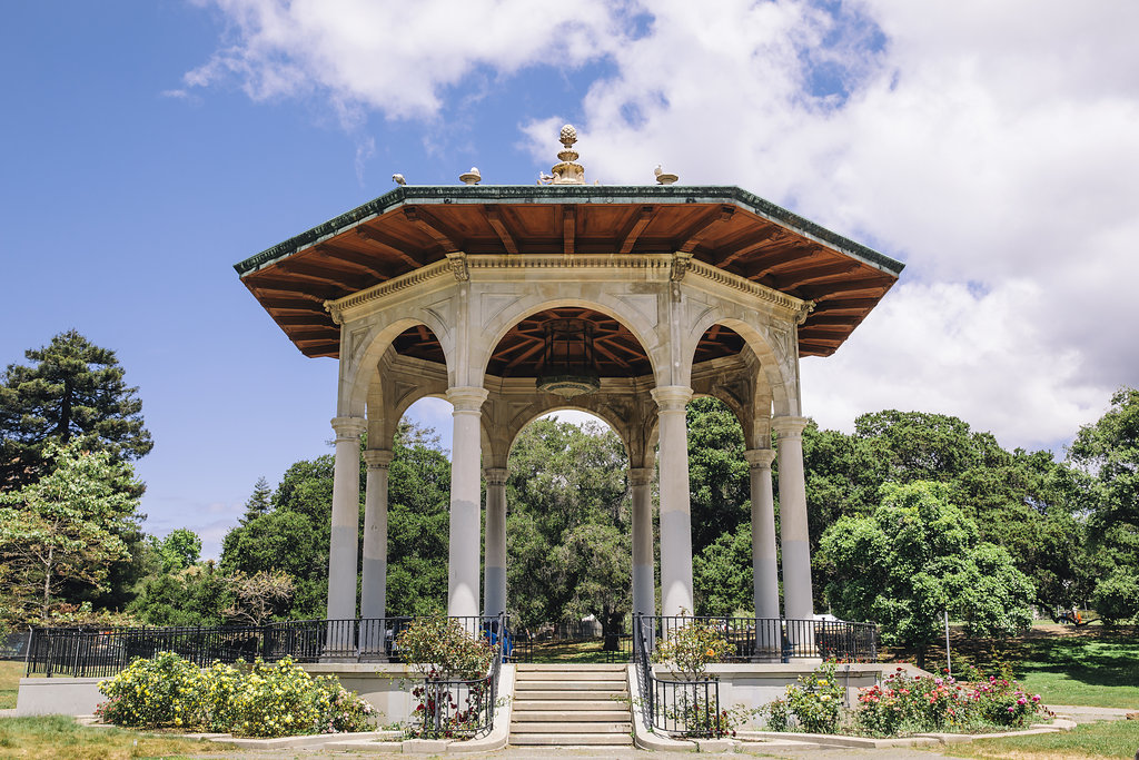 Gazeebo in park neighborhood | ZO Oakland Apartments