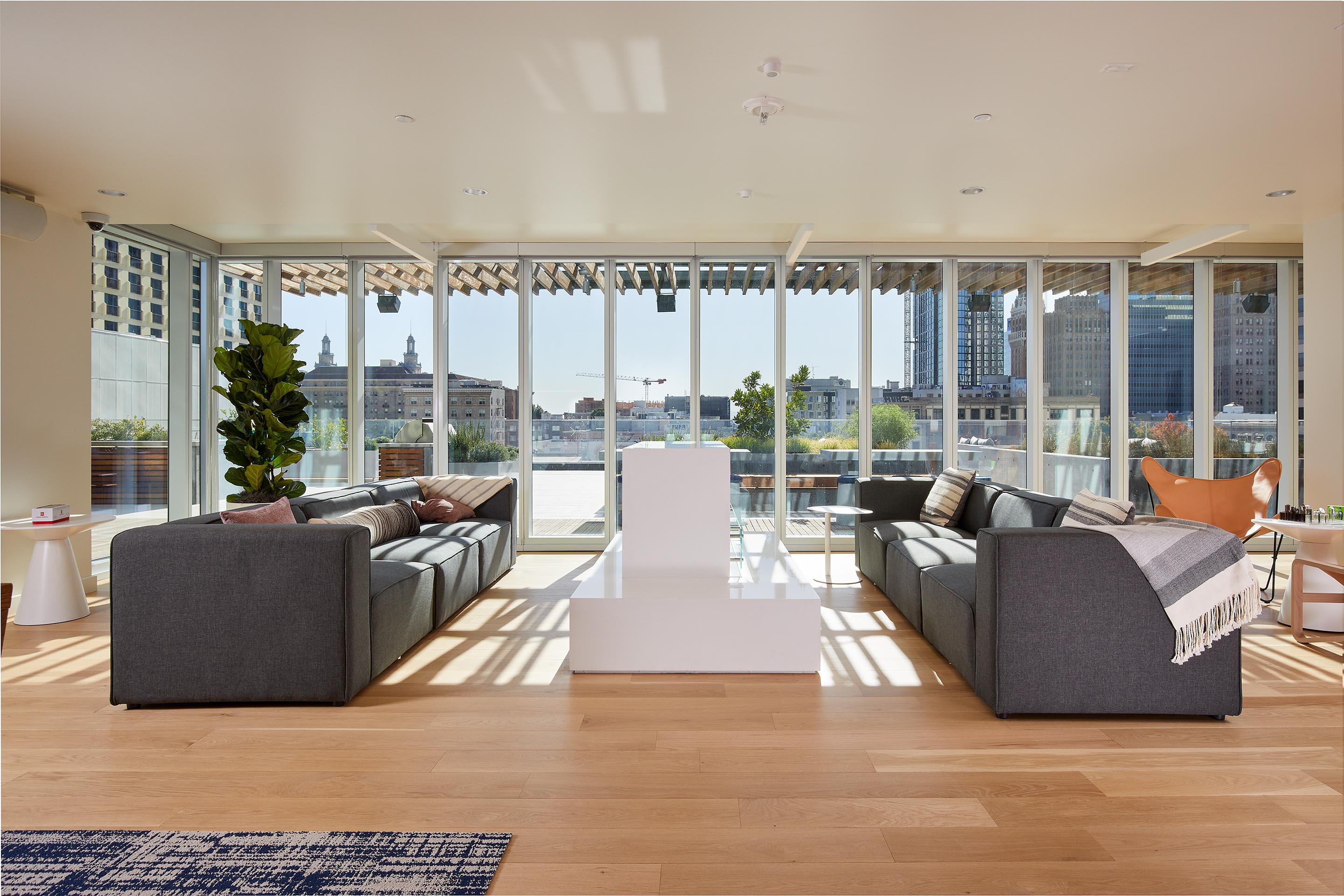 5th Floor Lounge